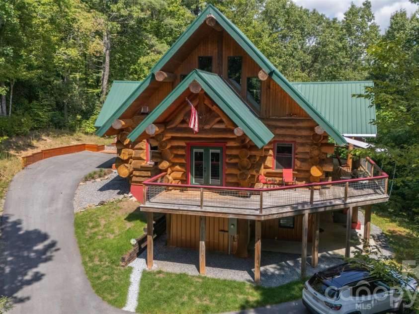 142 Southwood Drive, Brevard, NC 28712.  MLS# CAR4420666, YatesRealty ID 48250. 