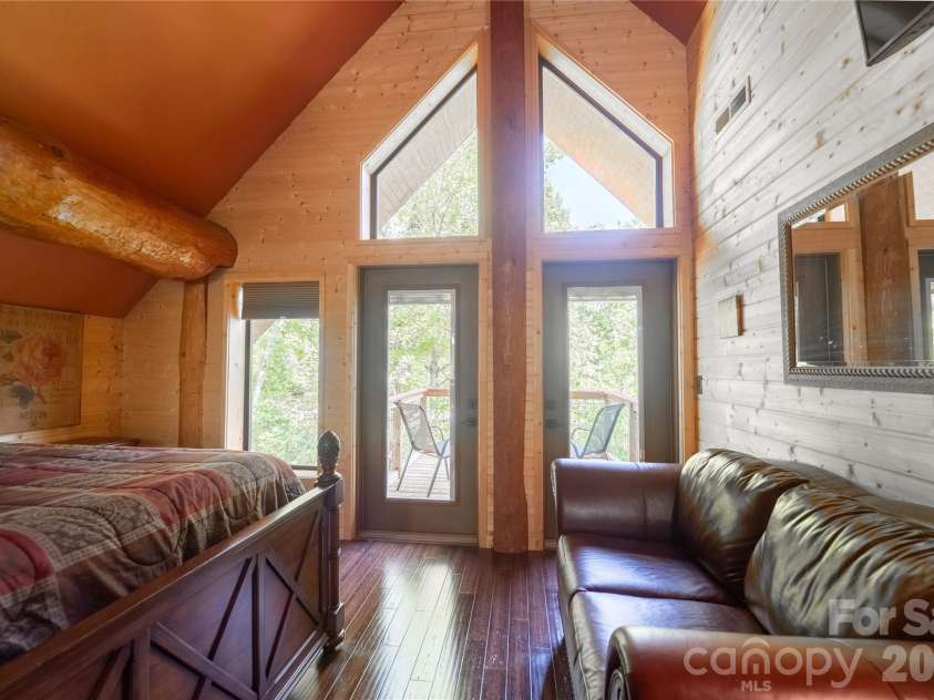 142 Southwood Drive, Brevard, NC 28712.  MLS# CAR4420666, YatesRealty ID 48250. 