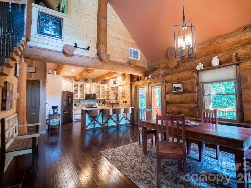 142 Southwood Drive, Brevard, NC 28712.  MLS# CAR4420666, YatesRealty ID 48250. Dining area