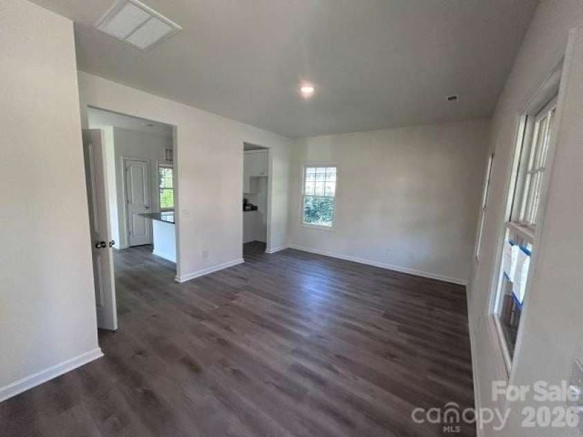 523 Front Street, Statesville, NC 28677.  MLS# CAR4420516, YatesRealty ID 48251. 