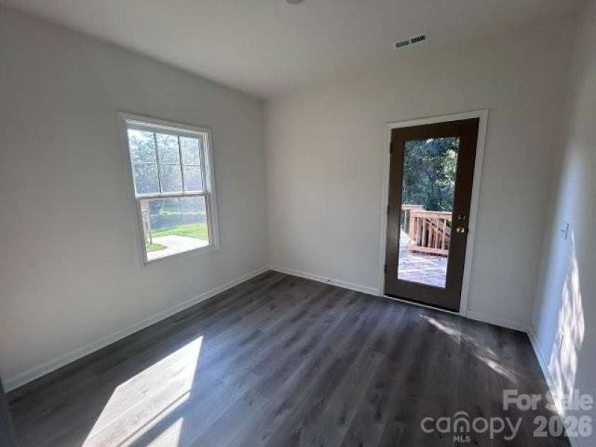 523 Front Street, Statesville, NC 28677.  MLS# CAR4420516, YatesRealty ID 48251. 