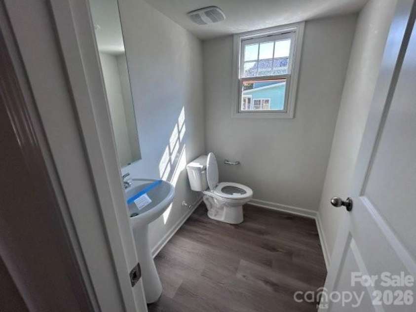 523 Front Street, Statesville, NC 28677.  MLS# CAR4420516, YatesRealty ID 48251. 