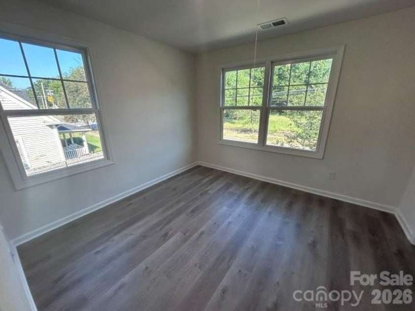 523 Front Street, Statesville, NC 28677.  MLS# CAR4420516, YatesRealty ID 48251. 