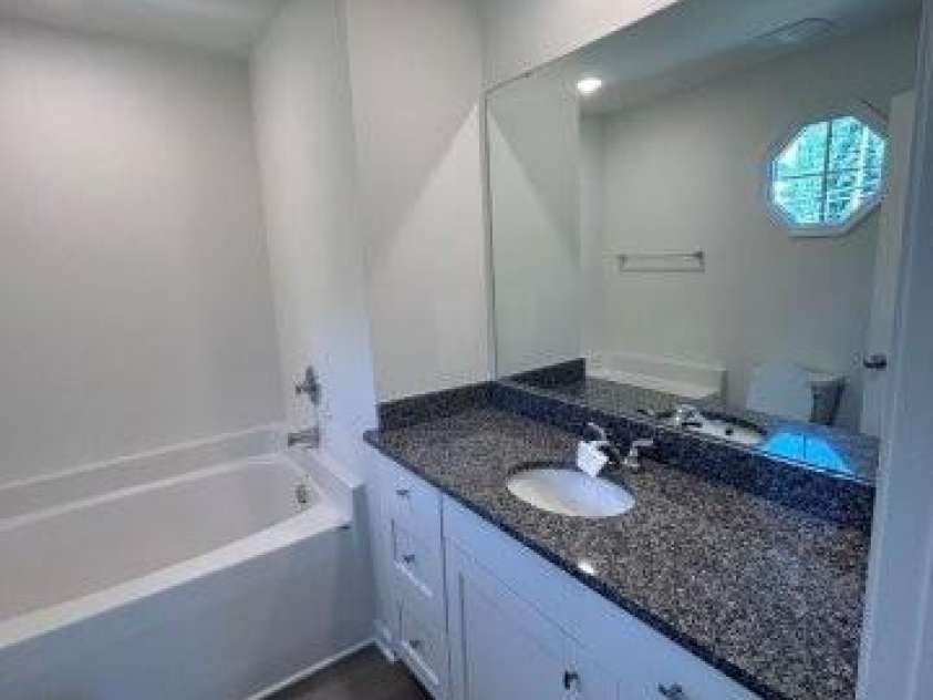 523 Front Street, Statesville, NC 28677.  MLS# CAR4420516, YatesRealty ID 48251. 