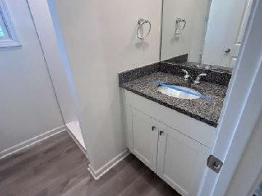 523 Front Street, Statesville, NC 28677.  MLS# CAR4420516, YatesRealty ID 48251. 