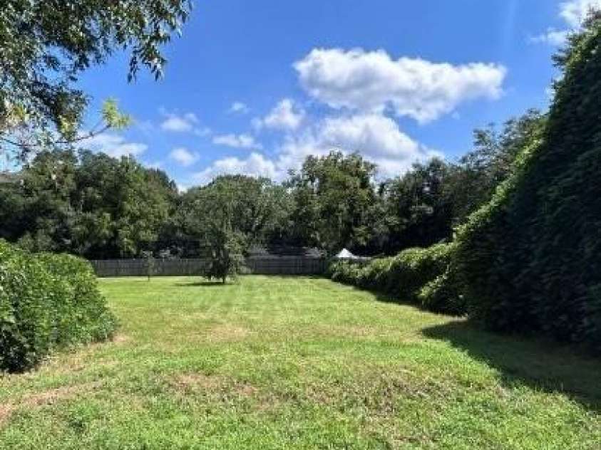 523 Front Street, Statesville, NC 28677.  MLS# CAR4420516, YatesRealty ID 48251. 