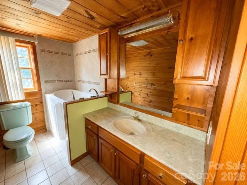 124 Woodard Lane, Hayesville, NC 28904.  MLS# CAR4420698, YatesRealty ID 48253. 