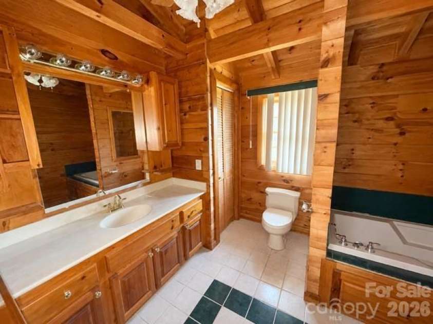 124 Woodard Lane, Hayesville, NC 28904.  MLS# CAR4420698, YatesRealty ID 48253. 