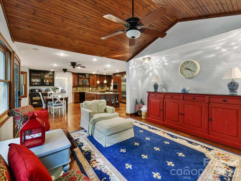 4514 Pendock Court, Charlotte, NC 28226.  MLS# CAR4420629, YatesRealty ID 48254. 
