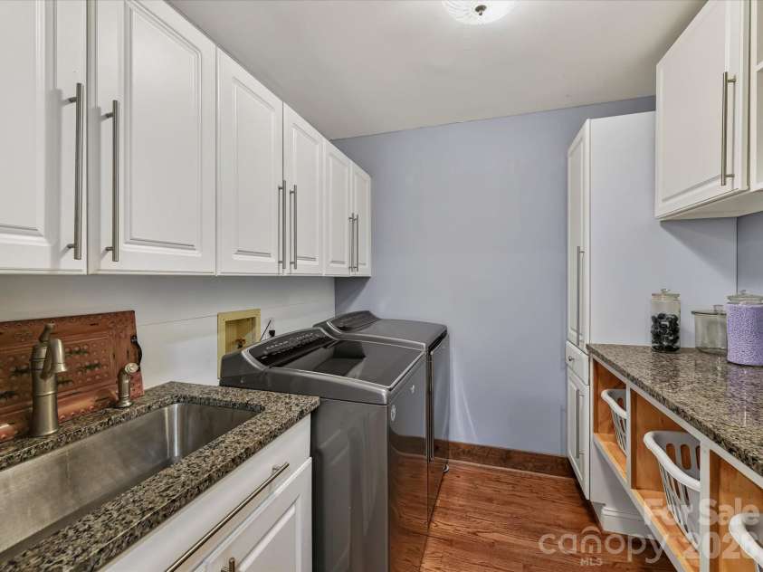 4514 Pendock Court, Charlotte, NC 28226.  MLS# CAR4420629, YatesRealty ID 48254. 
