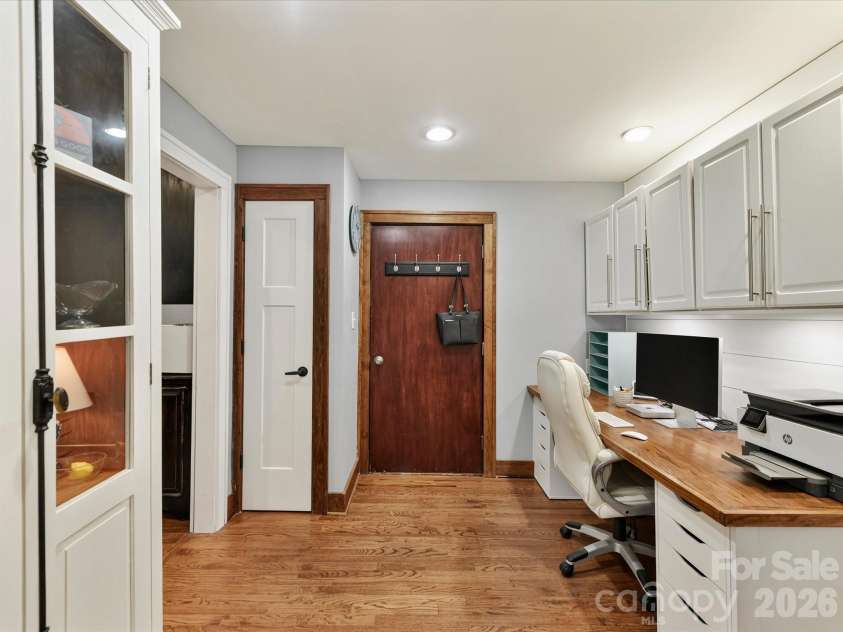 4514 Pendock Court, Charlotte, NC 28226.  MLS# CAR4420629, YatesRealty ID 48254. 