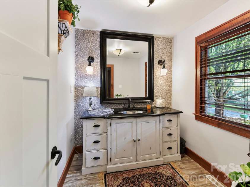 4514 Pendock Court, Charlotte, NC 28226.  MLS# CAR4420629, YatesRealty ID 48254. 