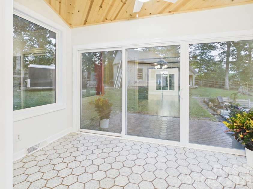 3750 11th Street, Hickory, NC 28601.  MLS# CAR4414184, YatesRealty ID 48255. 