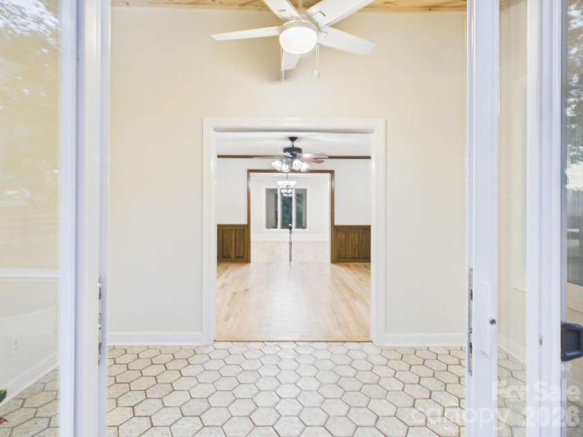 3750 11th Street, Hickory, NC 28601.  MLS# CAR4414184, YatesRealty ID 48255. 
