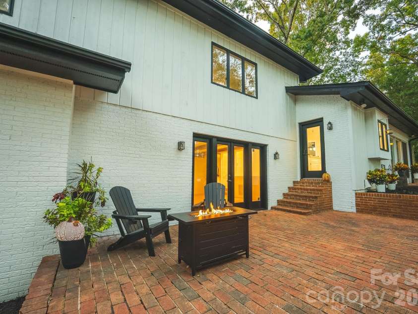 3750 11th Street, Hickory, NC 28601.  MLS# CAR4414184, YatesRealty ID 48255. 