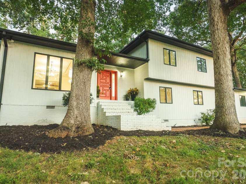 3750 11th Street, Hickory, NC 28601.  MLS# CAR4414184, YatesRealty ID 48255. 