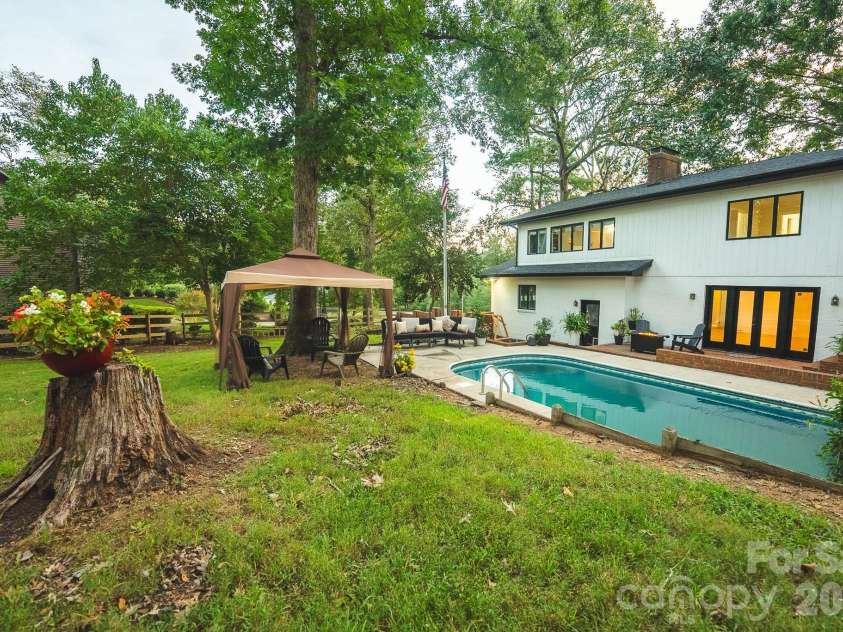 3750 11th Street, Hickory, NC 28601.  MLS# CAR4414184, YatesRealty ID 48255. 