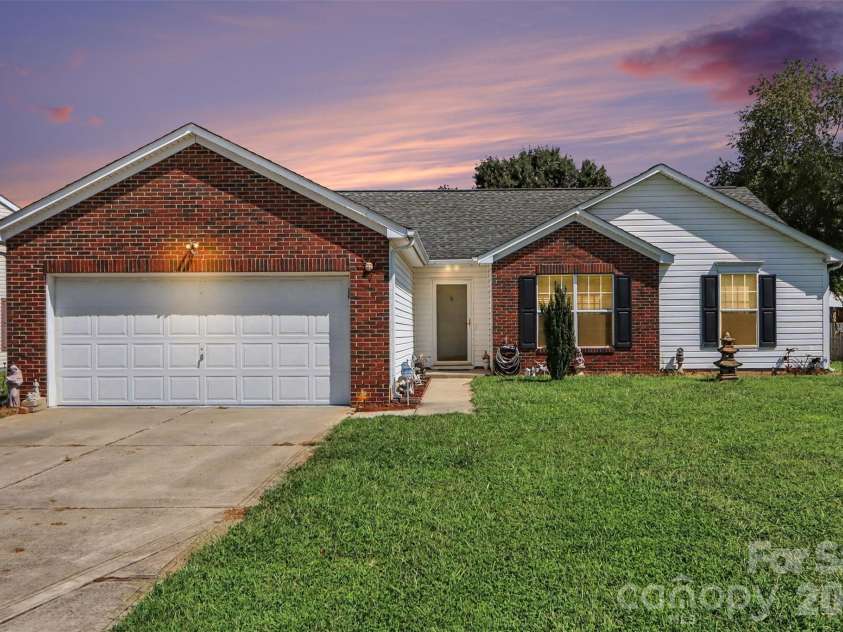 1068 Chapel Creek Road, Concord, NC 28025.  MLS# CAR4416719, YatesRealty ID 48259. 