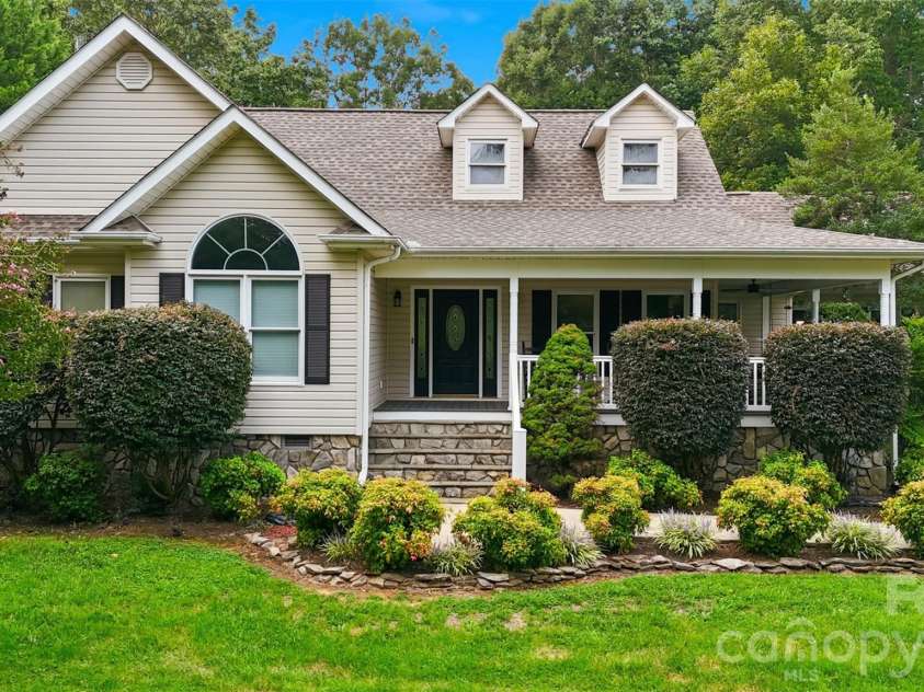 107 Shawnee Trail, Maiden, NC 28650.  MLS# CAR4416945, YatesRealty ID 48260. 