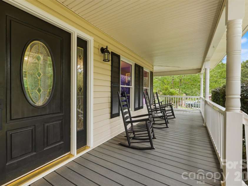 107 Shawnee Trail, Maiden, NC 28650.  MLS# CAR4416945, YatesRealty ID 48260. 