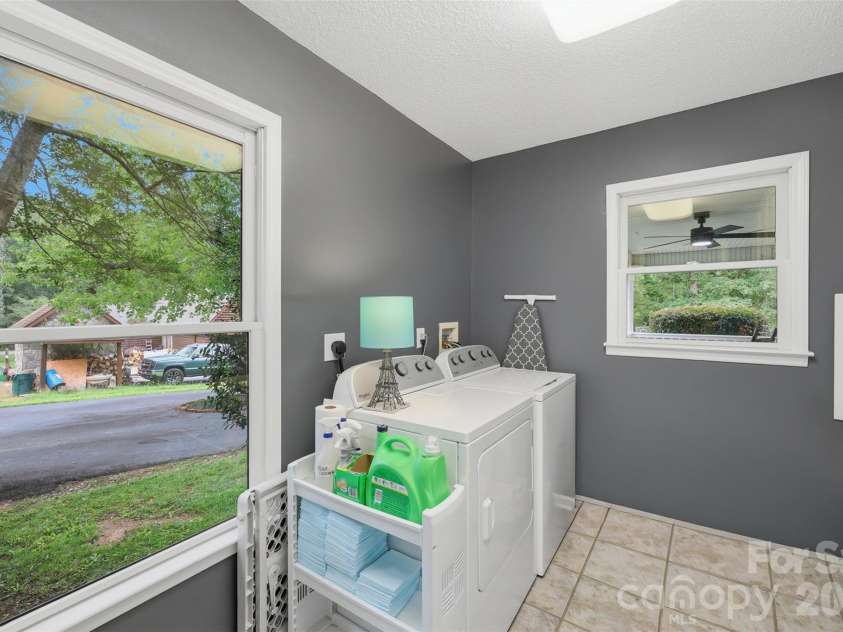 107 Shawnee Trail, Maiden, NC 28650.  MLS# CAR4416945, YatesRealty ID 48260. 