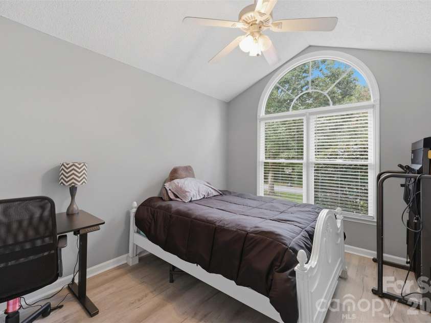 107 Shawnee Trail, Maiden, NC 28650.  MLS# CAR4416945, YatesRealty ID 48260. 