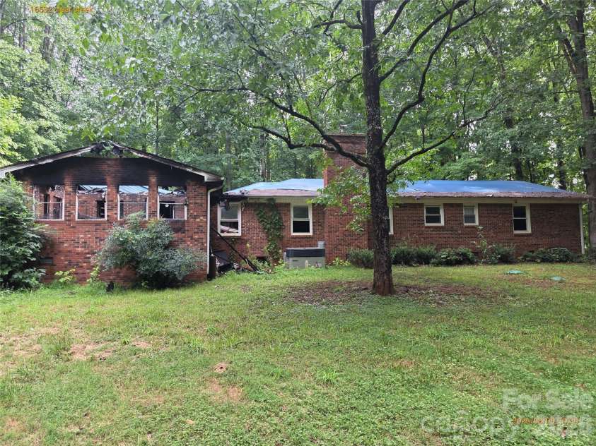 16532 Clear Creek Drive, Midland, NC 28107.  MLS# CAR4414228, YatesRealty ID 48261. 