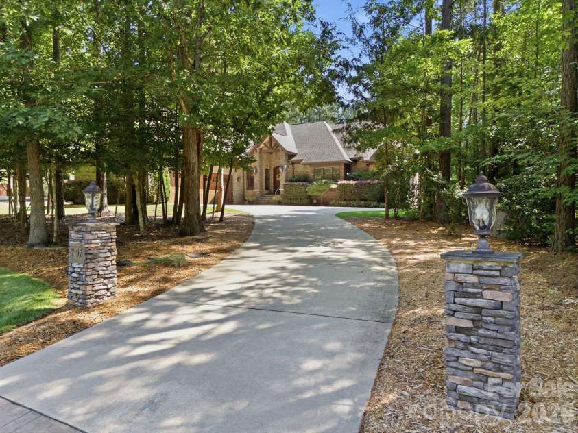 7197 Windy Ridge Drive, Iron Station, NC 28080.  MLS# CAR4417271, YatesRealty ID 48262. 