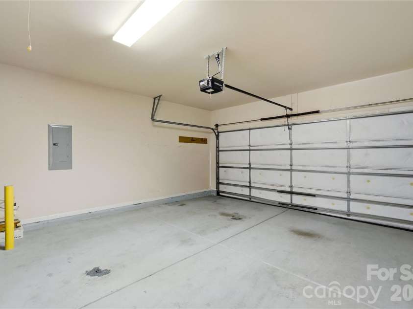 3229 Darlington Road, Charlotte, NC 28105.  MLS# CAR4418773, YatesRealty ID 48263. Spacious 2 car garage