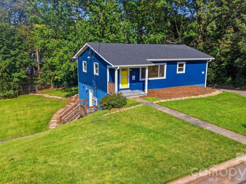 77 Trotter Place, Asheville, NC 28806.  MLS# CAR4419815, YatesRealty ID 48266. 