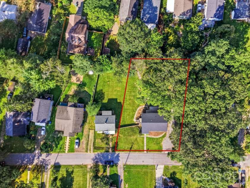 77 Trotter Place, Asheville, NC 28806.  MLS# CAR4419815, YatesRealty ID 48266. Approximate Boundary Lines