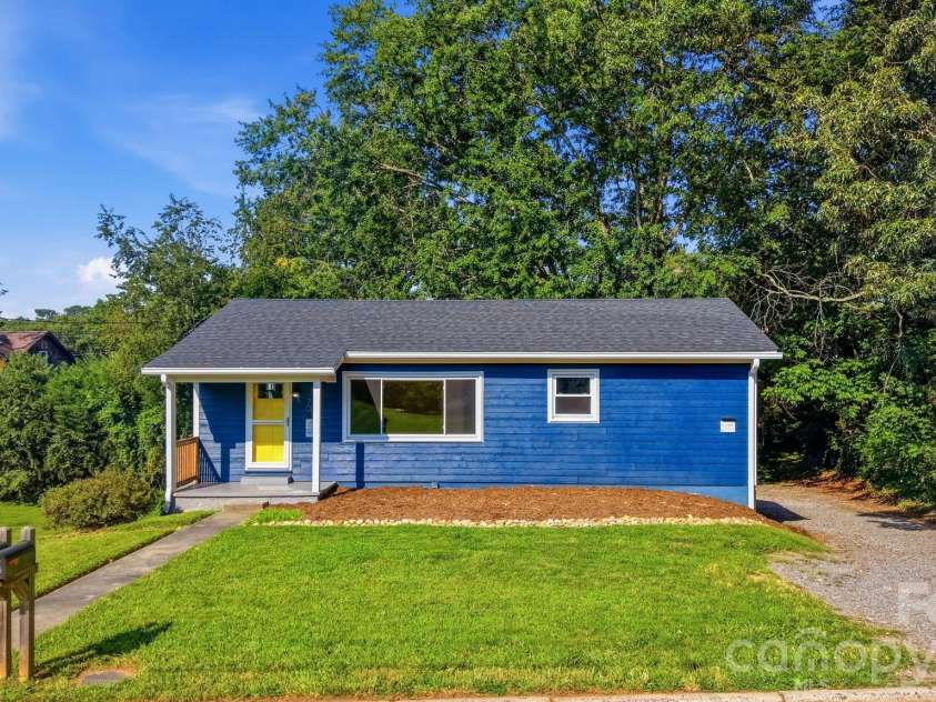 77 Trotter Place, Asheville, NC 28806.  MLS# CAR4419815, YatesRealty ID 48266. Upper Unit 2 has a spacious front yard