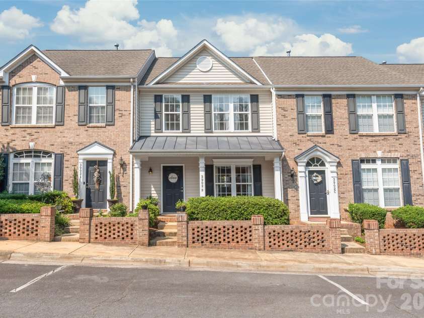 3902 Christine Lane, Waxhaw, NC 28173.  MLS# CAR4414721, YatesRealty ID 48267. 