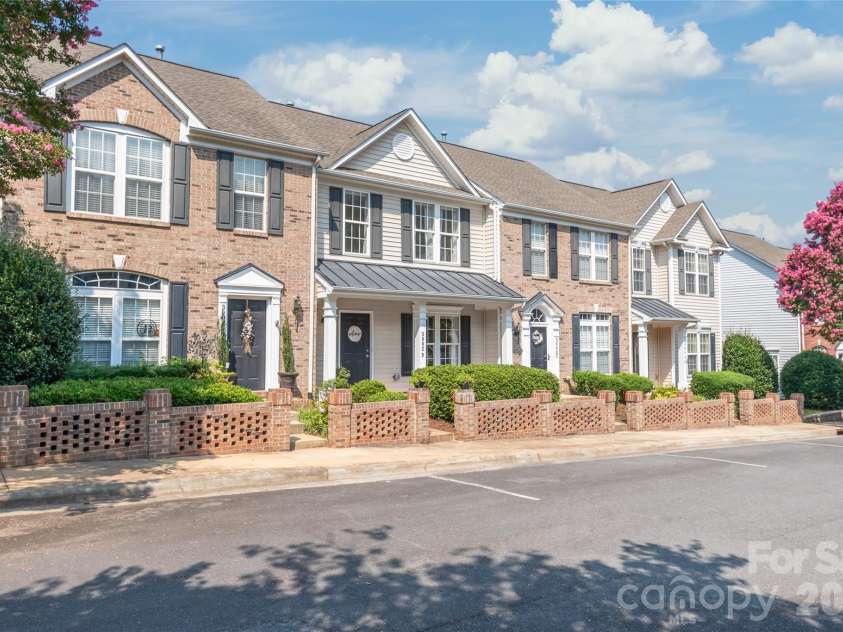 3902 Christine Lane, Waxhaw, NC 28173.  MLS# CAR4414721, YatesRealty ID 48267. 