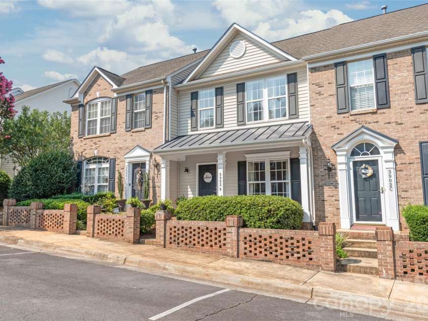 3902 Christine Lane, Waxhaw, NC 28173.  MLS# CAR4414721, YatesRealty ID 48267. 