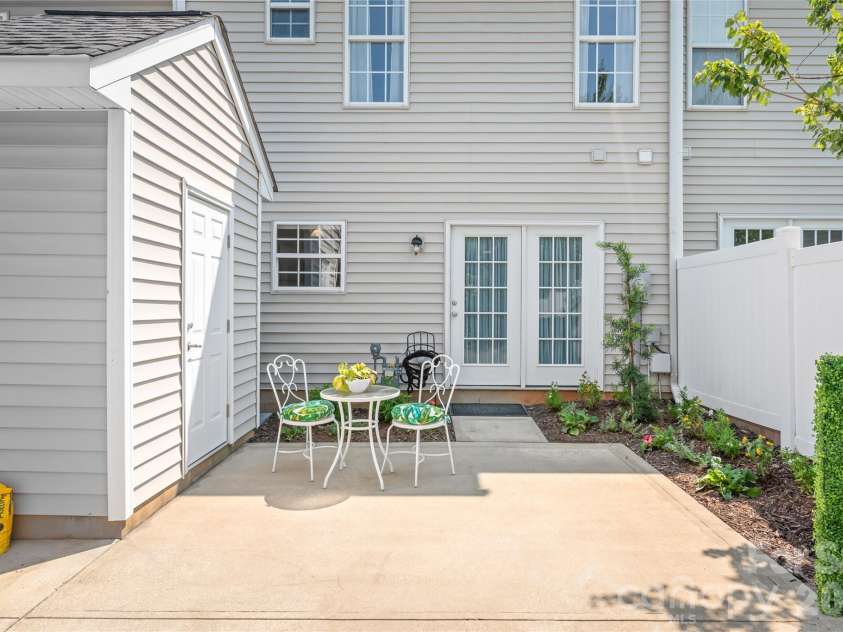 3902 Christine Lane, Waxhaw, NC 28173.  MLS# CAR4414721, YatesRealty ID 48267. 