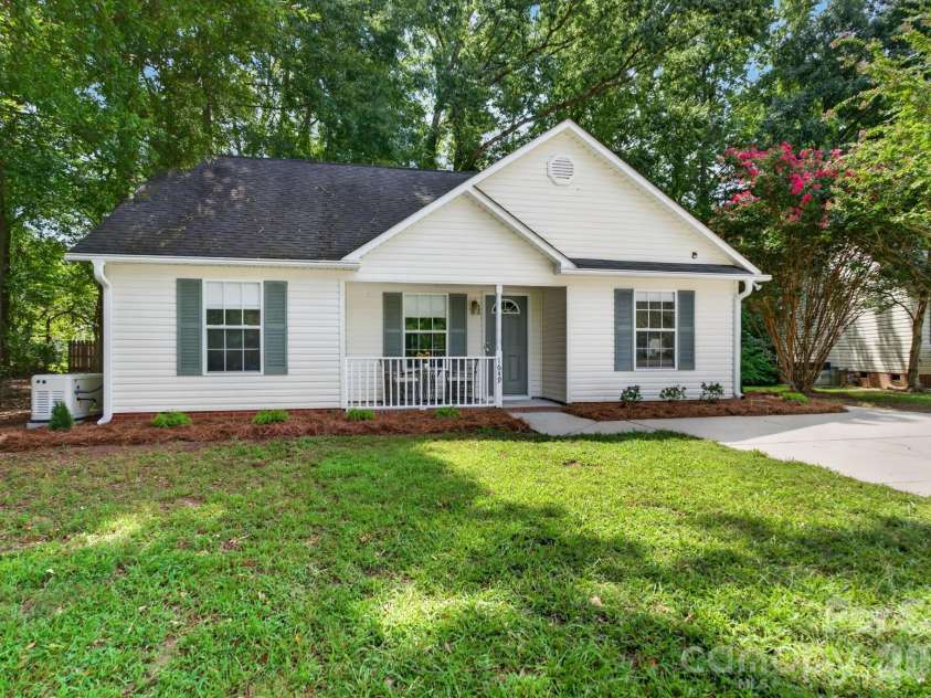 1649 Norfolk Court, Rock Hill, SC 29730.  MLS# CAR4419543, YatesRealty ID 48268. Front Exterior