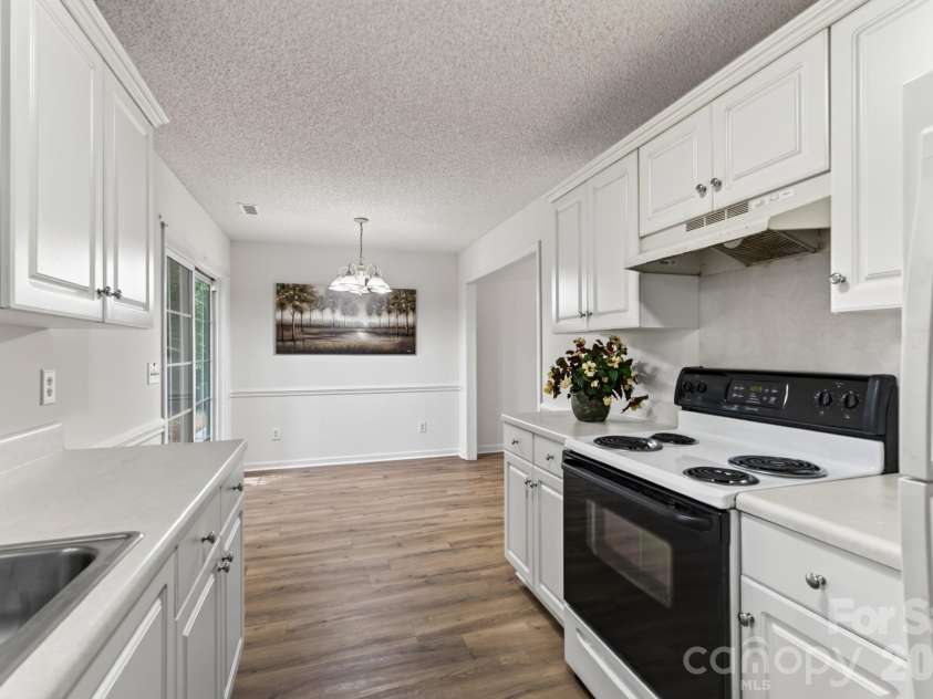 1649 Norfolk Court, Rock Hill, SC 29730.  MLS# CAR4419543, YatesRealty ID 48268. Kitchen