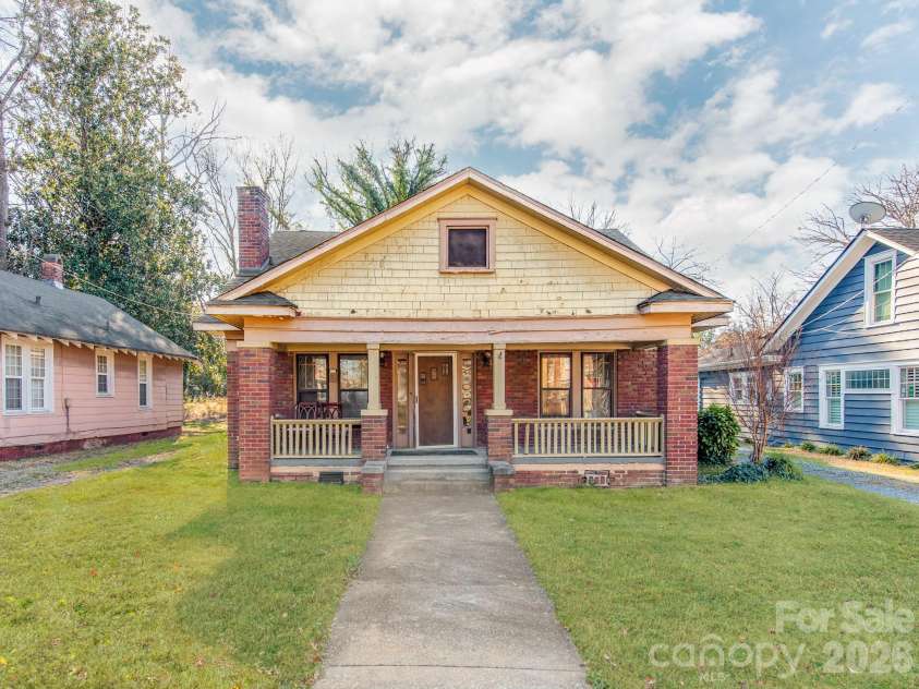1717 Wilmore Drive, Charlotte, NC 28203.  MLS# CAR4337453, YatesRealty ID 4827. 