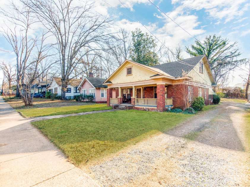 1717 Wilmore Drive, Charlotte, NC 28203.  MLS# CAR4337453, YatesRealty ID 4827. 