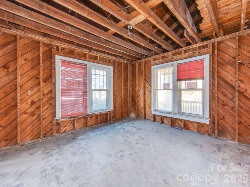 1717 Wilmore Drive, Charlotte, NC 28203.  MLS# CAR4337453, YatesRealty ID 4827. 