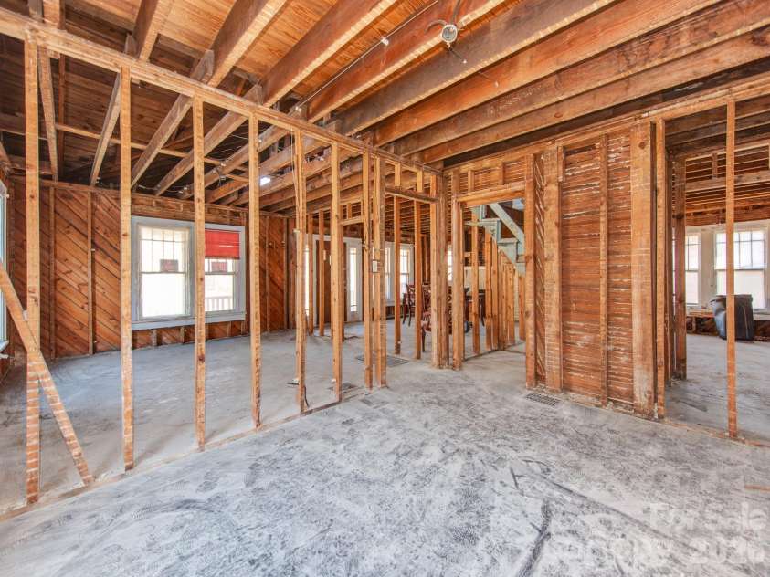 1717 Wilmore Drive, Charlotte, NC 28203.  MLS# CAR4337453, YatesRealty ID 4827. 