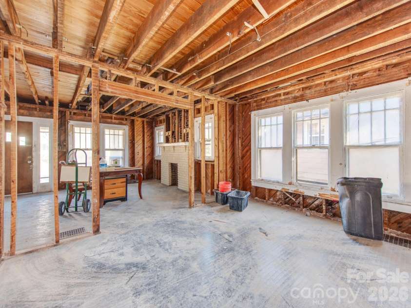 1717 Wilmore Drive, Charlotte, NC 28203.  MLS# CAR4337453, YatesRealty ID 4827. 