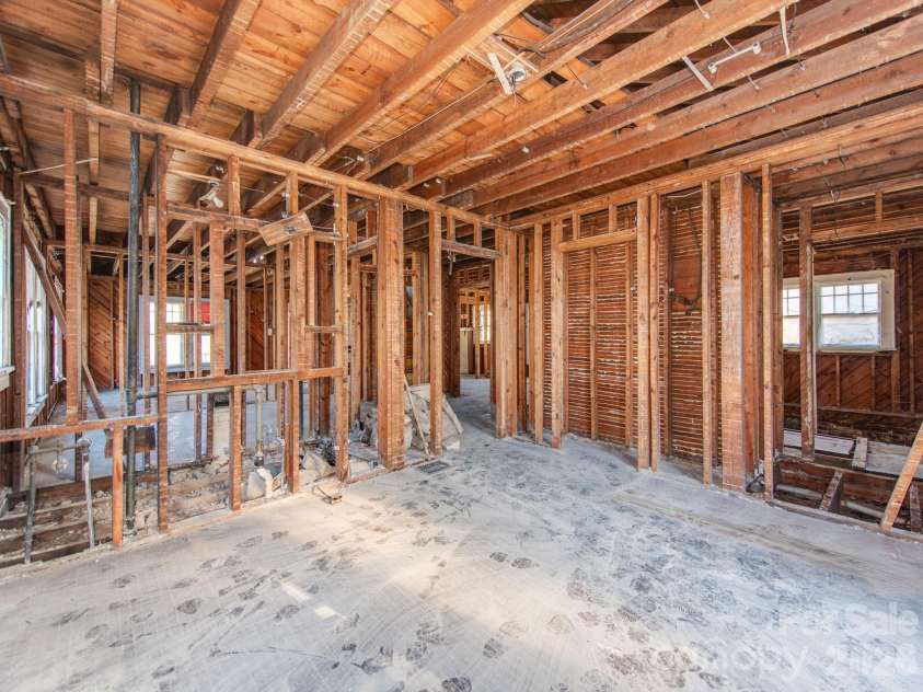 1717 Wilmore Drive, Charlotte, NC 28203.  MLS# CAR4337453, YatesRealty ID 4827. 