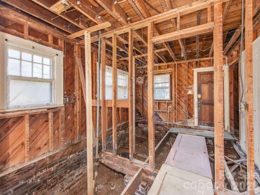 1717 Wilmore Drive, Charlotte, NC 28203.  MLS# CAR4337453, YatesRealty ID 4827. 