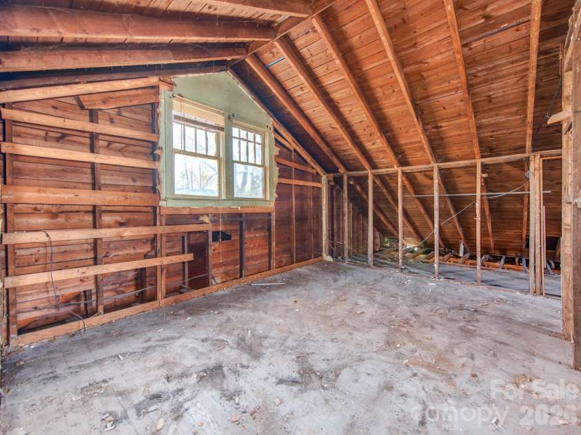 1717 Wilmore Drive, Charlotte, NC 28203.  MLS# CAR4337453, YatesRealty ID 4827. 