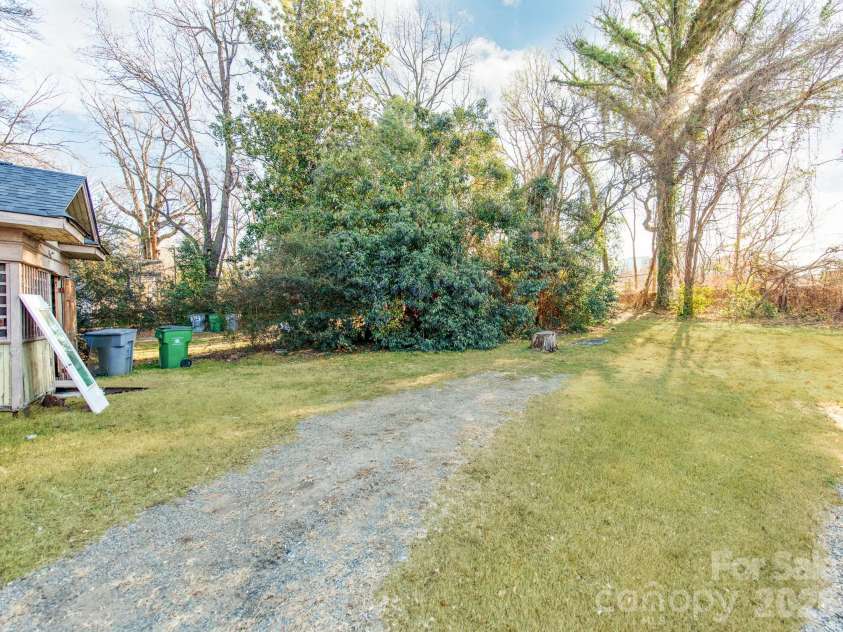 1717 Wilmore Drive, Charlotte, NC 28203.  MLS# CAR4337453, YatesRealty ID 4827. 