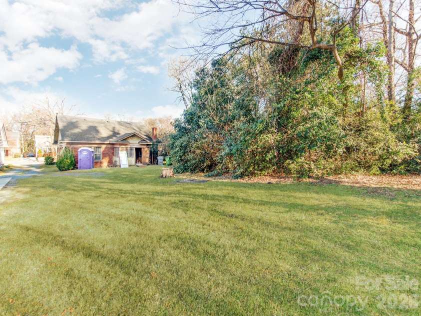 1717 Wilmore Drive, Charlotte, NC 28203.  MLS# CAR4337453, YatesRealty ID 4827. 