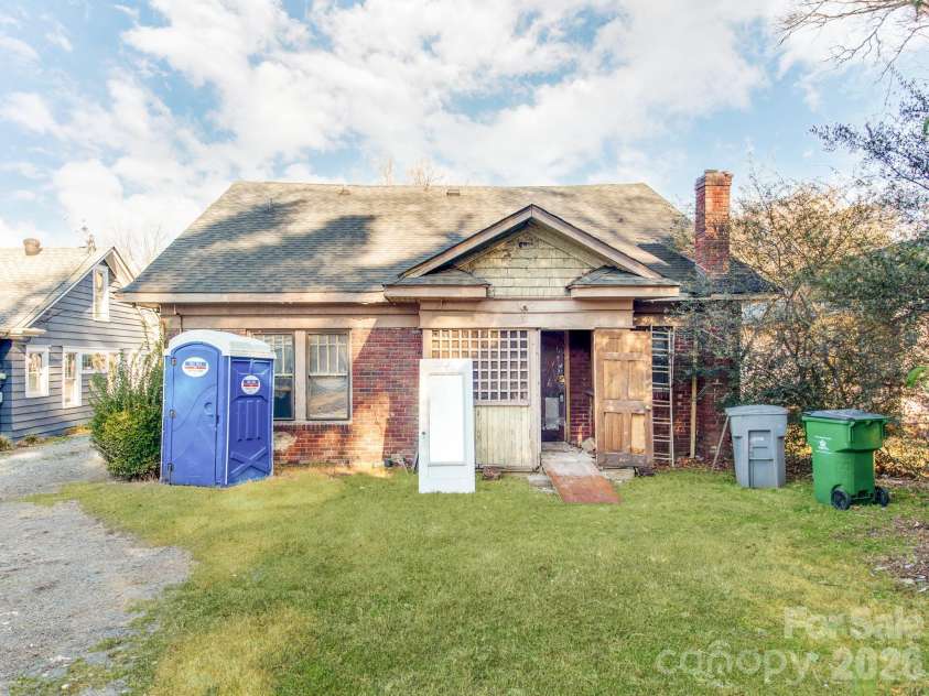 1717 Wilmore Drive, Charlotte, NC 28203.  MLS# CAR4337453, YatesRealty ID 4827. 