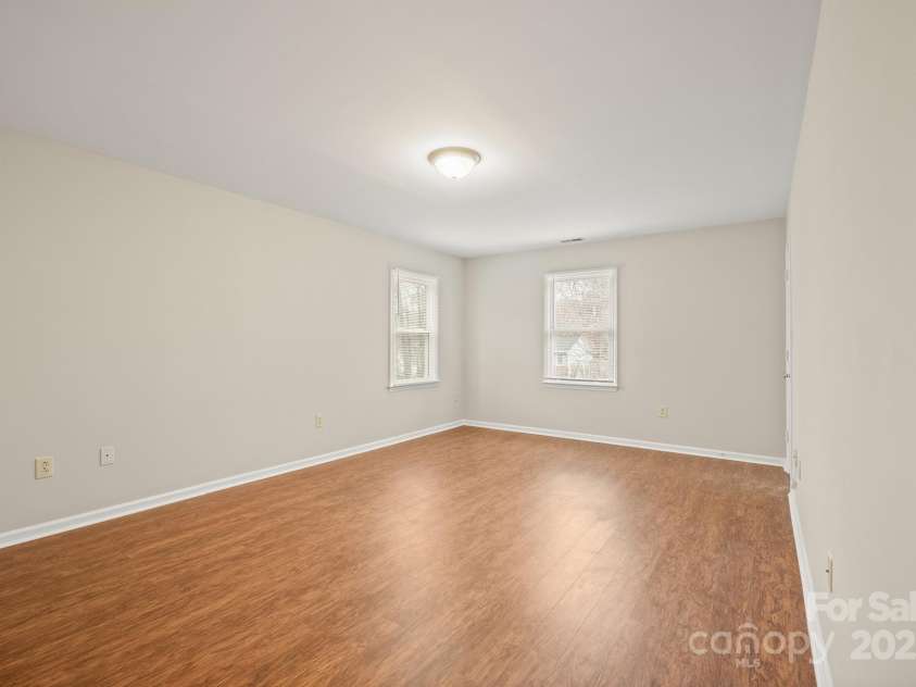 8730 Rittenhouse Circle, Charlotte, NC 28270.  MLS# CAR4225196, YatesRealty ID 4827. Primary Bedroom